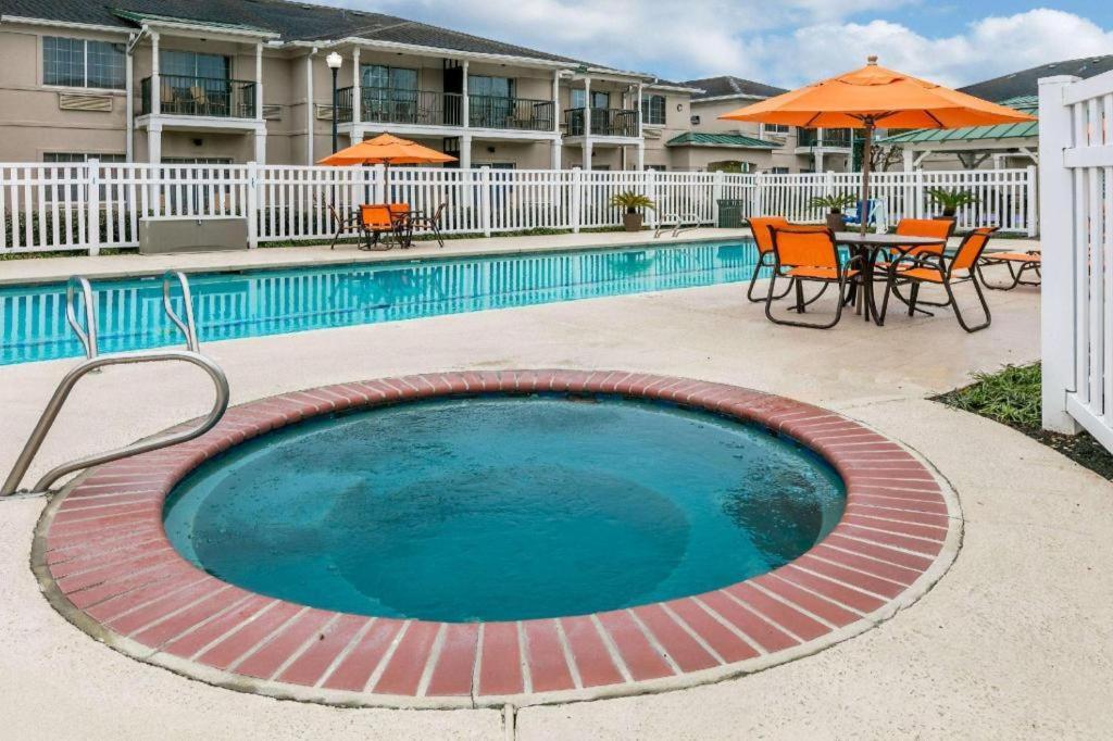 Richmond Inn & Suites Baton Rouge Zewnętrze zdjęcie